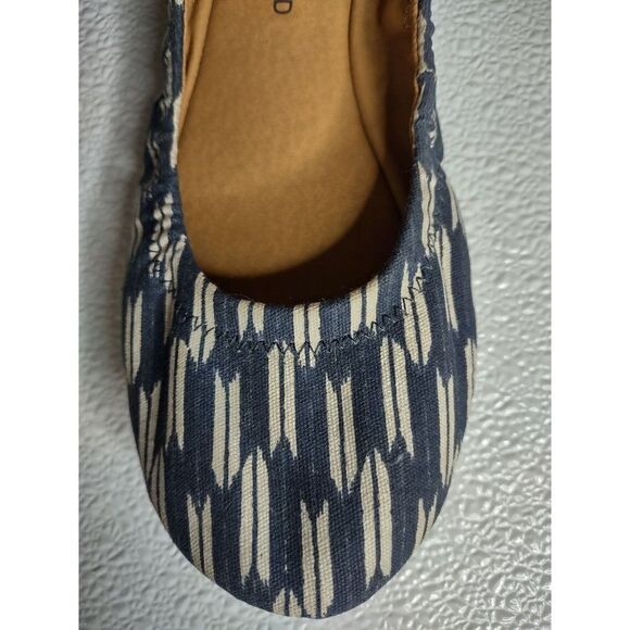 Lucky Brand Echo 3 Navy Blue and White Ballet Flats Size 7.5M - Picture 10 of 12
